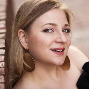 Meet your Posher, Xenia